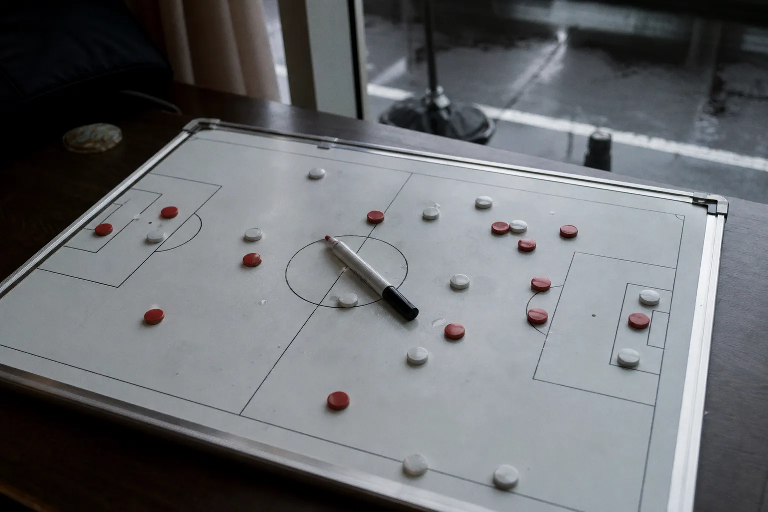 Разбор матчей на Матч ТВ или YouTube: где тактика глубже?
